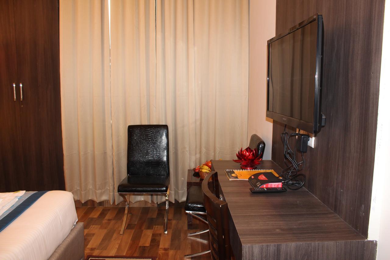 Pacific Inn Eco Central Gurgaon Exterior photo